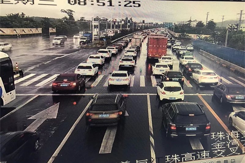 明早大暴雨全市或大堵车！上万考生出门！多条道路管制！速看