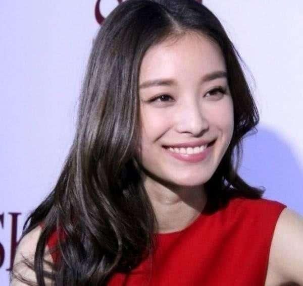 哪个女明星素颜最尴尬,哪个女明星素颜最尴尬的