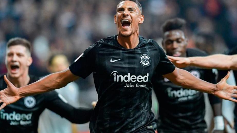 瓦格纳走了拜仁锋线如何补强?法兰克福中锋阿