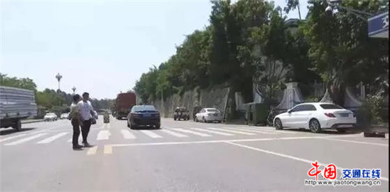 凉山西昌交警认定首例行人横穿马路被撞事故