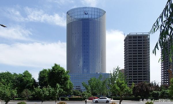 直击西安京东大厦,就连道路都改名为 京东大道