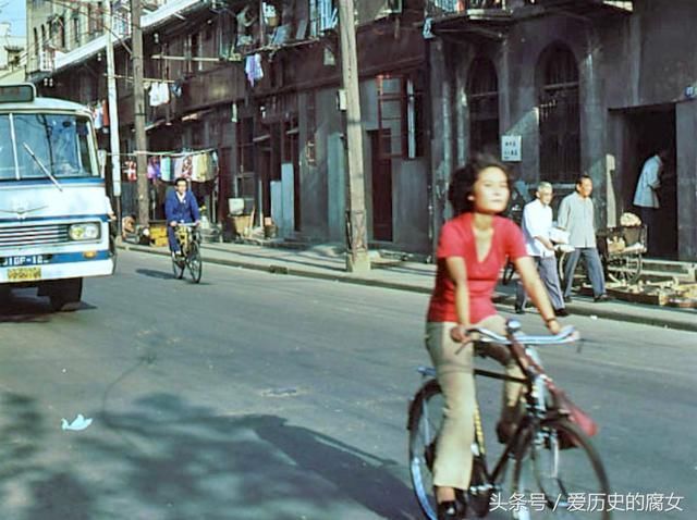 1983年，上海的六大名路，一座火车站，一条苏州河