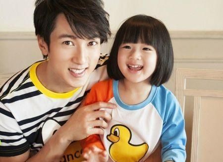 吴尊女儿整容式长大，如今的吴欣怡气质非凡，美成女神！