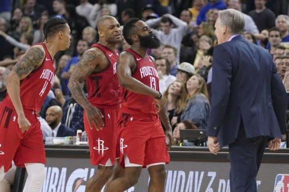 勇不出界 ! 裁判惊天漏判造就新成语, 瞎眼裁判