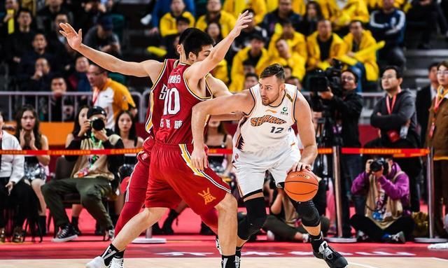 前上海男篮主帅