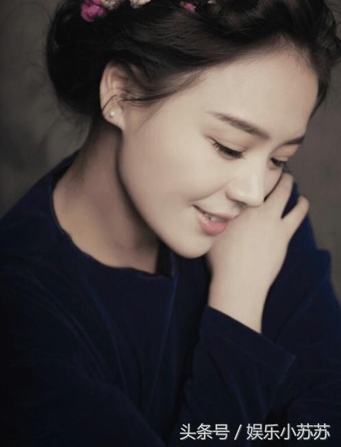 马思纯微博晒过敏照,虽满脸红包但皮肤白哲。