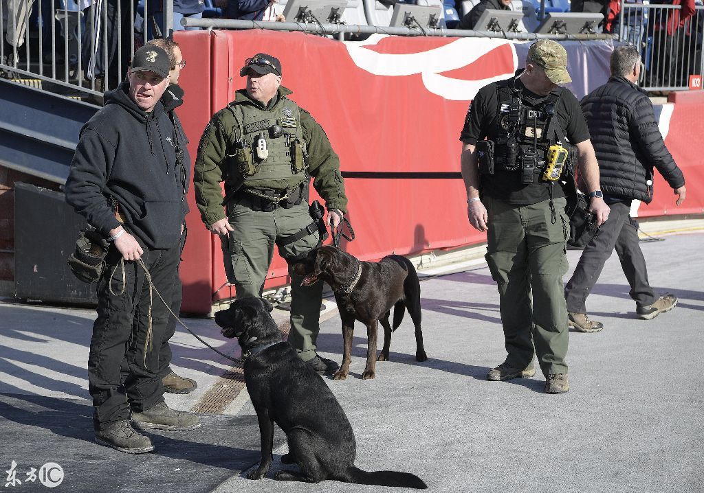 别看超级碗这么火,但是一般的晋级赛也是看的