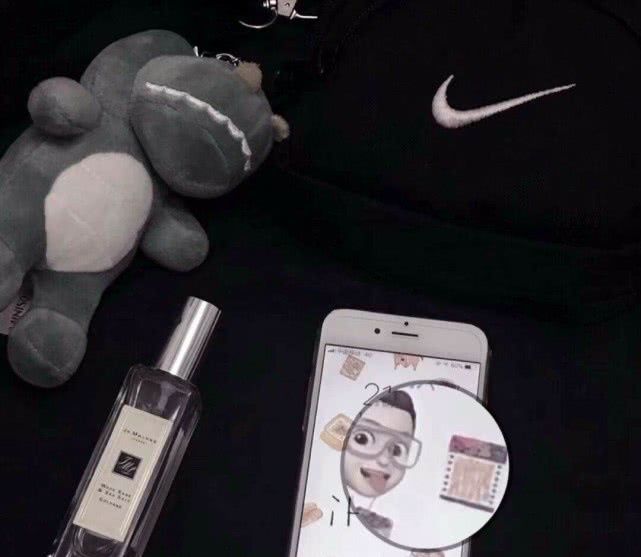 “有点丧+心动”朋友圈封面,分分钟增加访客量,秀儿秒换 万博manxbet
