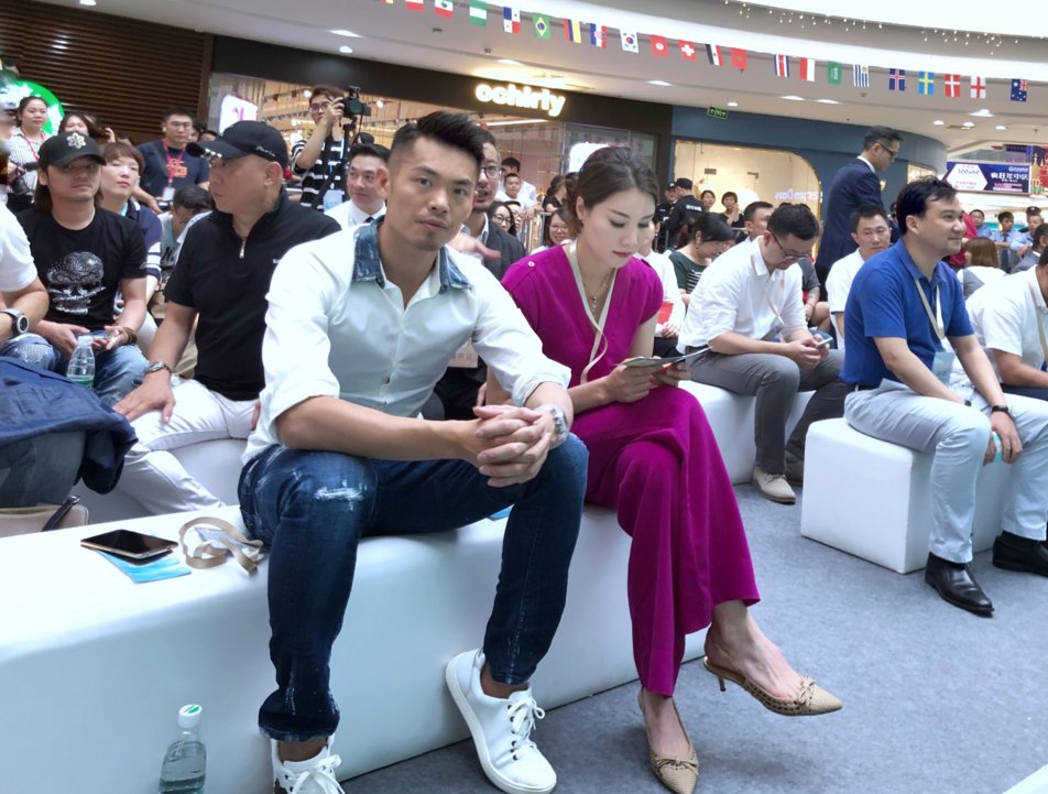 谢杏芳创业林丹来站台 为媳妇打call秀恩爱