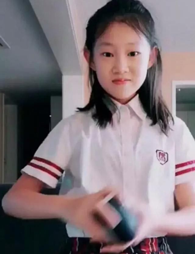 沈佳润大长腿完美逆袭!和小沈阳一起玩抖音,家