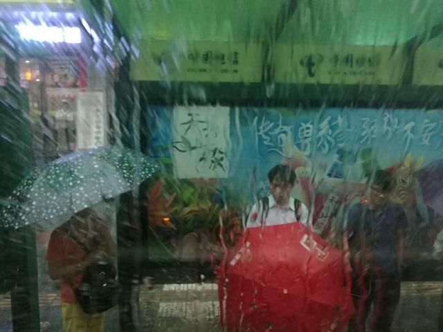 暴雨来袭，白云多地水浸，他们冲在第一线