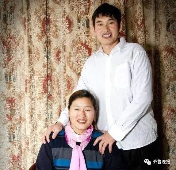 大衣哥儿子结婚啦！数十万网友在线送祝福，堪比个人专场演唱会
