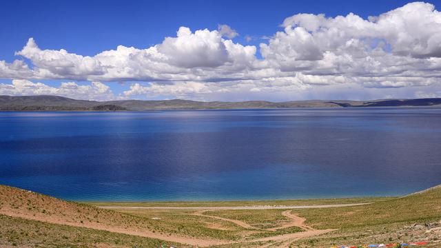 一篇文章带你领略不一样的三大圣湖