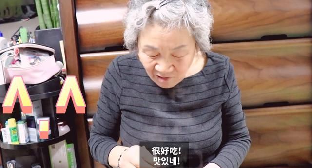 韩国80岁老婆婆爱上懒人火锅,年轻人都被辣哭,她却吃到停不下来
