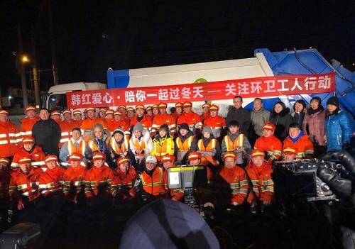 易烊千玺凌晨清扫街道做公益:第一次感受到北