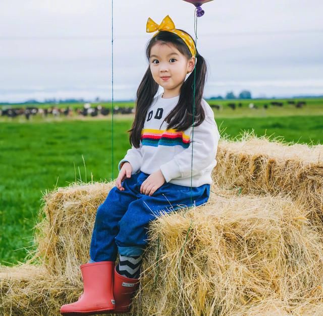 阿拉蕾崔雅涵5岁就“国际游学”啦，却被网友质疑过度消费没童真