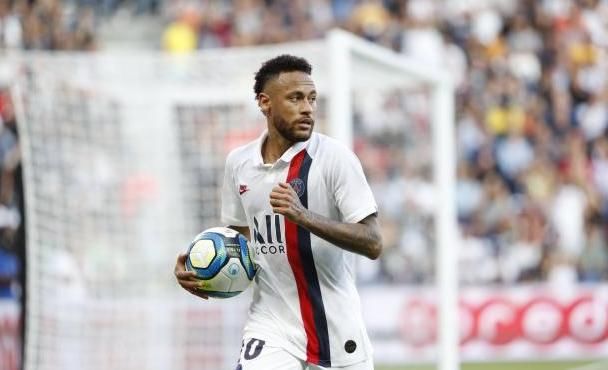 卡瓦尼在大巴黎吗