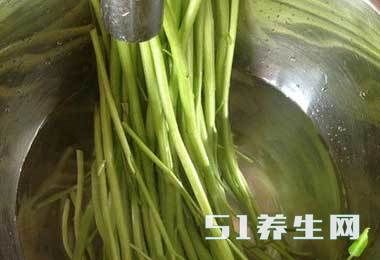 这种家常蔬菜是碱性食物，营养是西红柿的12倍，常吃能预防肠癌