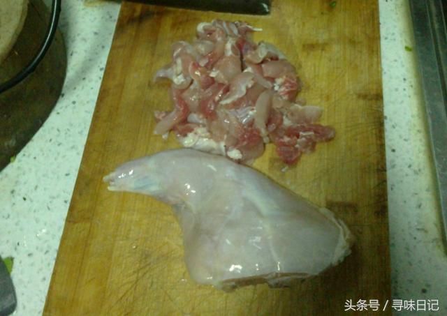 私房秘制一份洋葱兔肉，让家人多吃了两碗饭