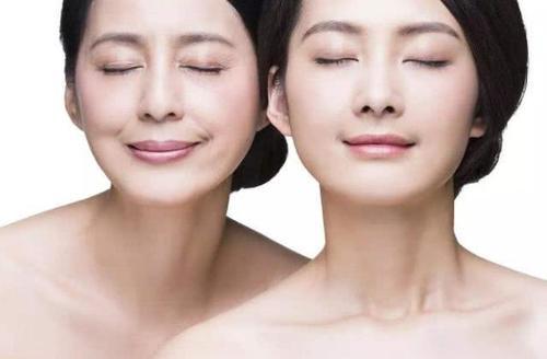 鼻子挤出的黑头,是螨虫分泌物,牢记3点除螨,清