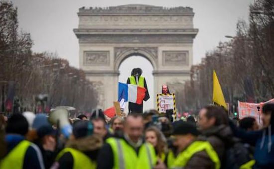 安抚黄背心?马克龙实施减税大计 50亿欧元额