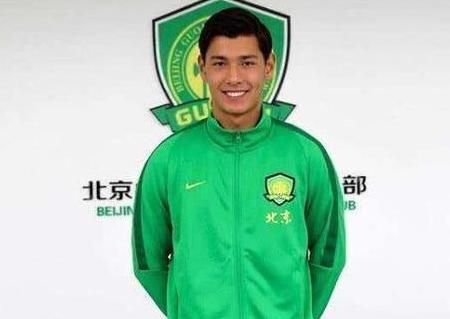 中国首个归化球员侯永永完成注册,张玉宁抵京