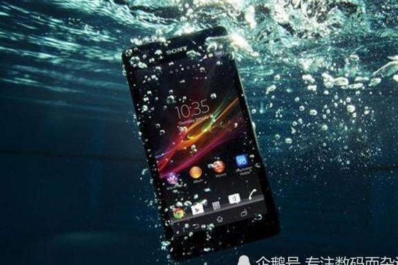 华为P30,IP68级别的防水,落水就坏,那么对手表