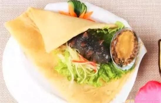 土豪版煎饼,看完受到了伤害,网友:感觉自己吃