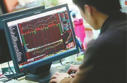 我带弟弟入股市亏了很多钱,他说是我害了他,我