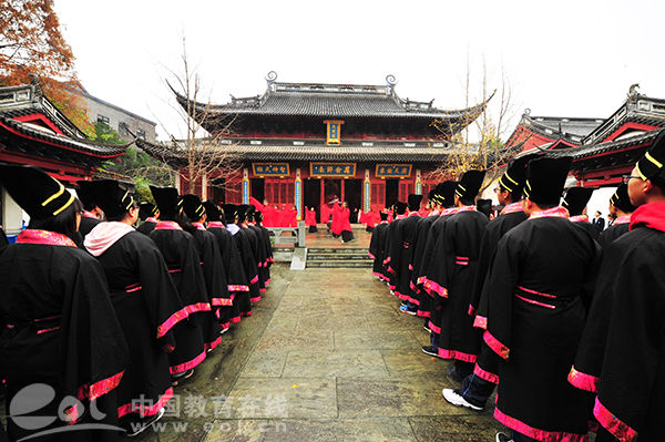 杭州市建设职业学校举行高三学子成人礼