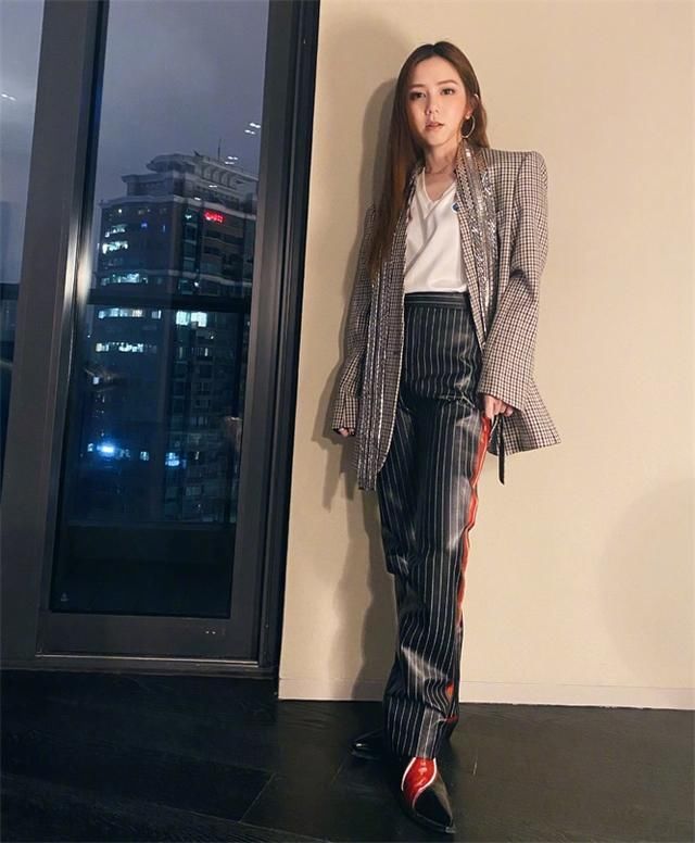 金曲奖后续：梁静茹回应陪跑，邓紫棋喊话前公司