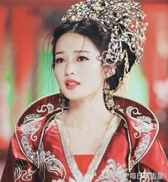 如果十二星座去了皇宫,会是什么地位?摩羯是暗卫,双子