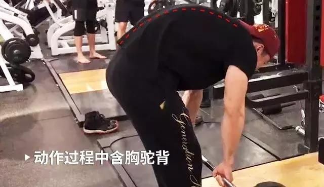 练背必选!俯身杠铃划船该怎样做呢?