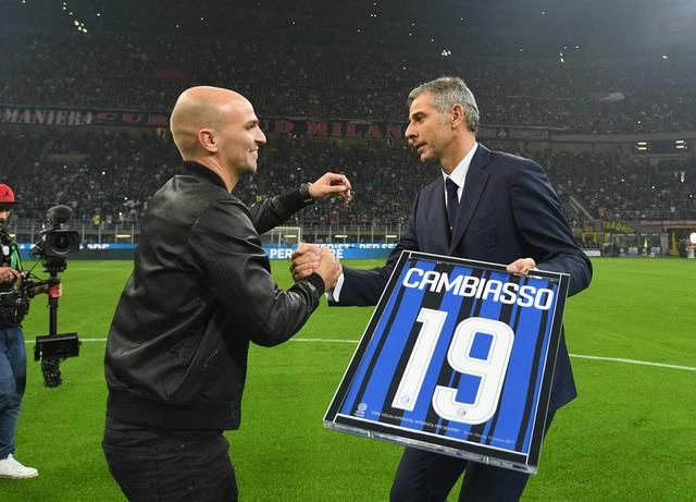 坎比亚索加入国际米兰传奇球星队