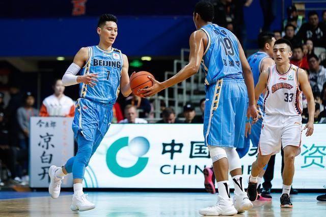 林书豪换过几个球队