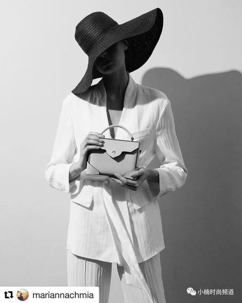 窜红街头的箭头包:高CP值手袋品牌Manu Ateli