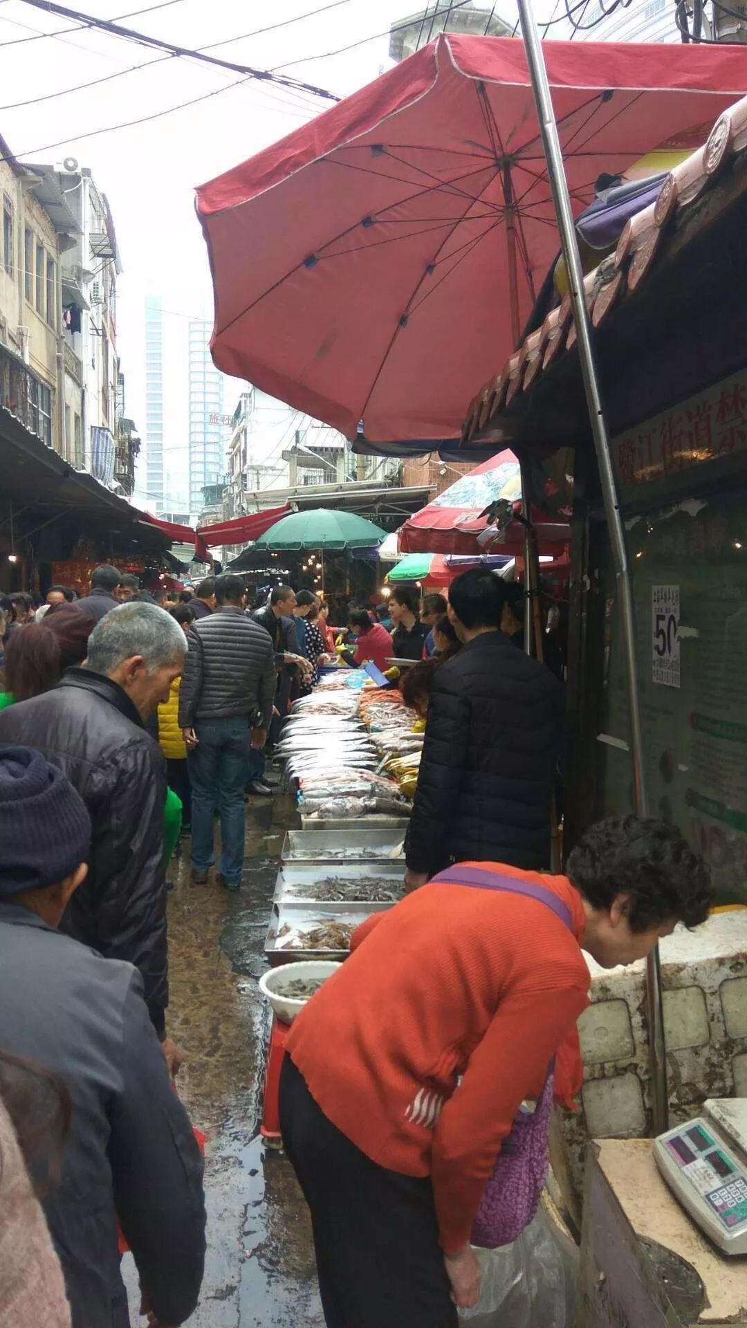 百万人撤离，厦门变“空城”!走在街头，画风是这样的...