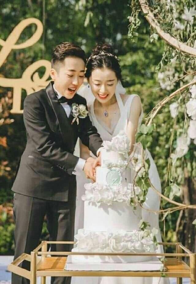 武汉一对女同性恋的唯美婚礼，竟然还怀孕了，正准备迎接新的生命