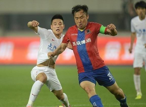 亚洲杯八强赛是卡塔尔的一个考验,有一个球员