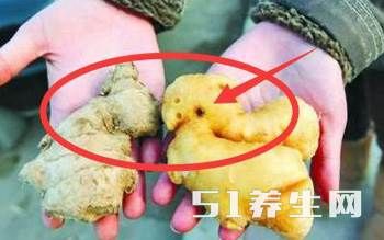 这2种食物含大量“毒素”，高温都烫不死，损害肝脏！赶紧别吃了