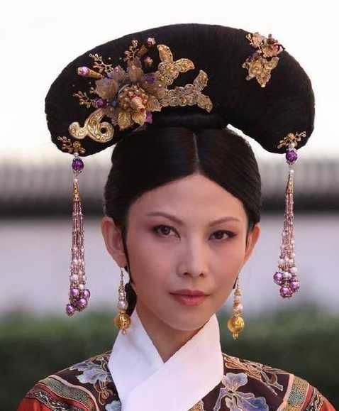 宫斗剧皇后娘娘扮相,范冰冰妖娆,刘晓庆霸气