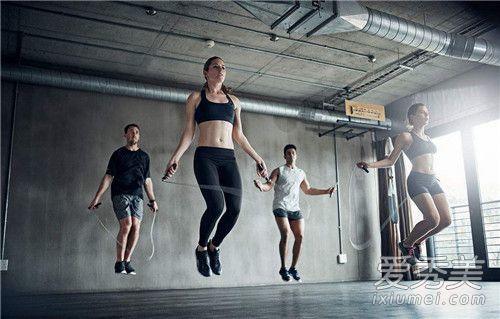 女人跳绳的好处 每天跳绳多少下能减肥
