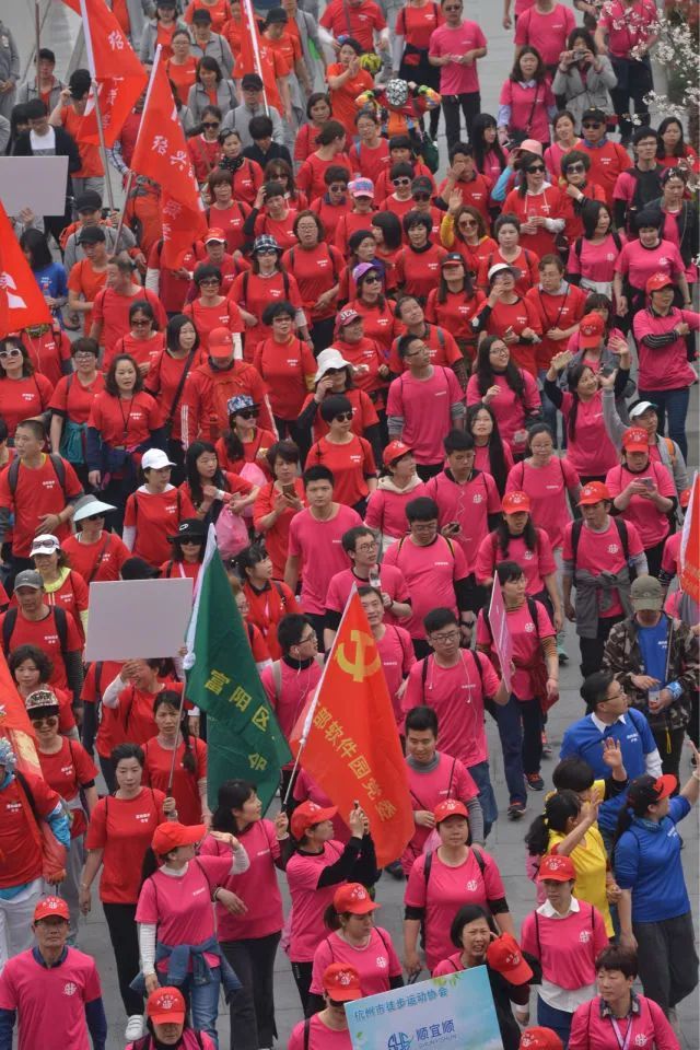 5000人一起徒步看樱花？！人从众，花美，人更美！