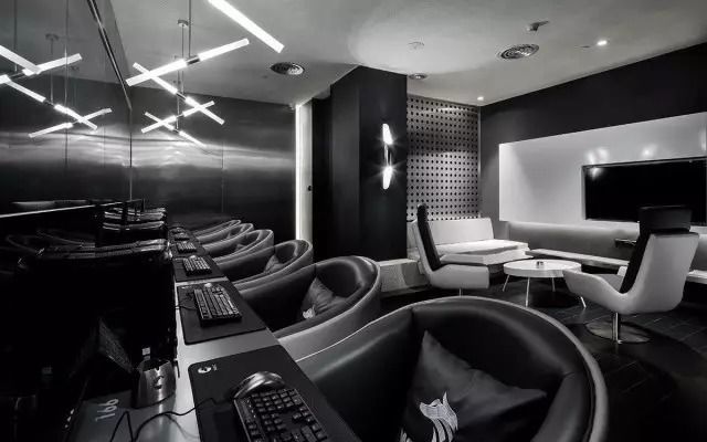 周杰伦开的网吧竟然收费300块?然而读懂商业