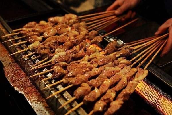 新疆切糕为什么那么贵,其实你们都被骗了,真正的新疆美食是这样！