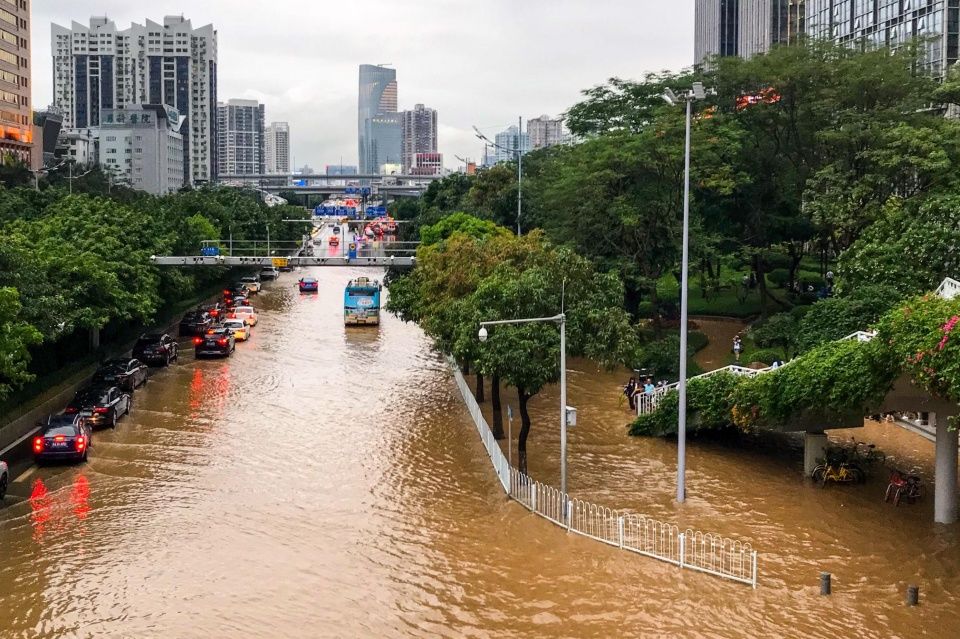 广州水灾!台风艾云尼带来的暴雨让广州变水城