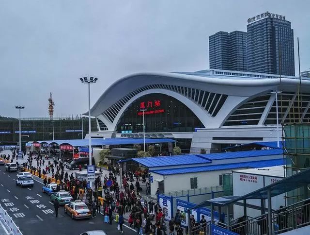 挺住，百万人涌入厦门!冷空气杀到带来冻雨，更有…