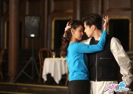 《如果爱》收官,陈都灵亲吻刘宪华,不舍离别情