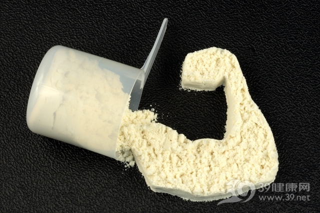吃蛋白粉有副作用?这四类人不能吃蛋白粉