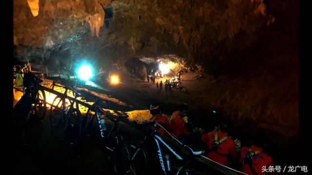 泰国一青少年足球队13人洞穴内失踪